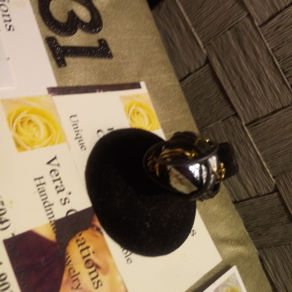 A ring - Picture 4 of 8